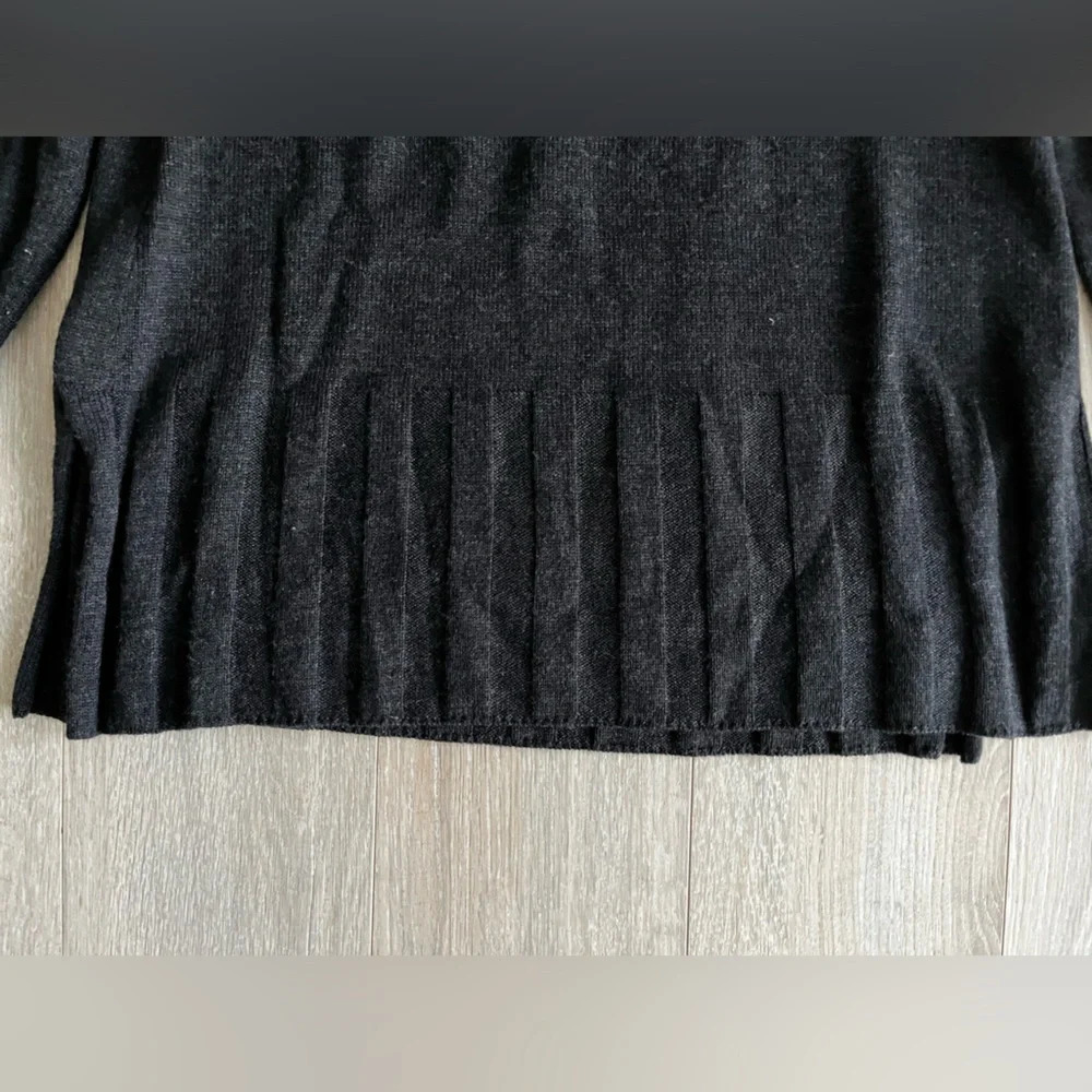 Eileen Fisher Women’s V-Neck Dark Grey Long Sleeve Merino Wool Sweater - Size XS - Picture 2 of 7